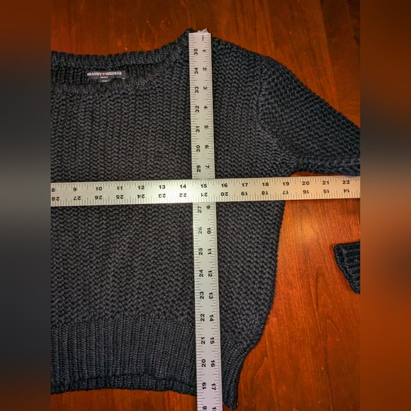 Brandy Melville cropped black sweater, one size - Picture 6 of 9